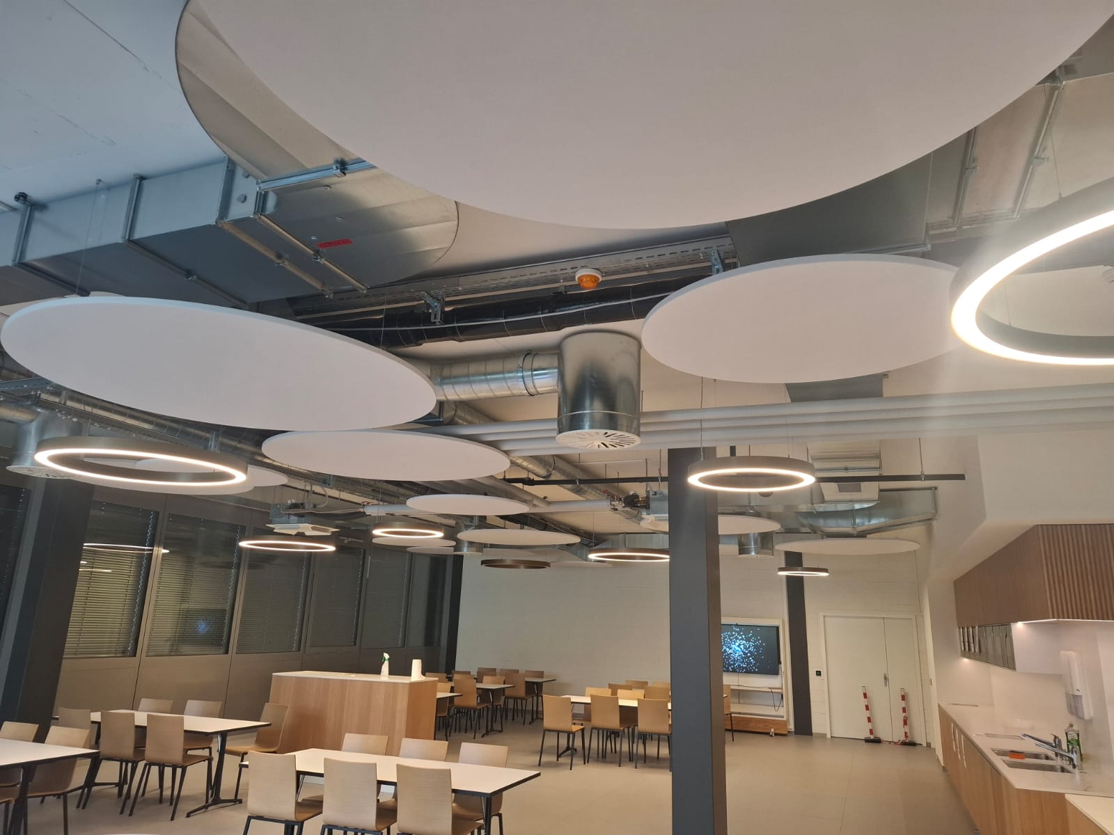 Installation de plafond suspendu